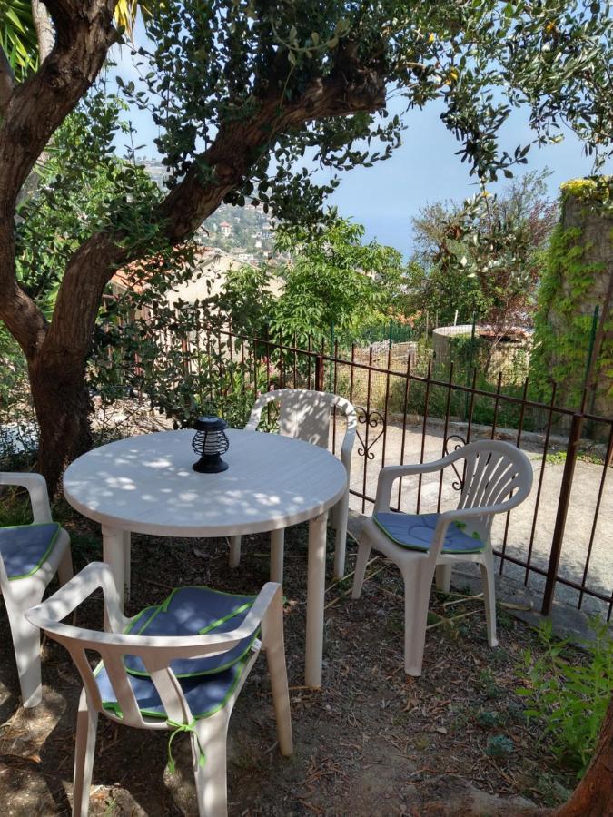 La Quiete Appartement Ospedaletti Buitenkant foto